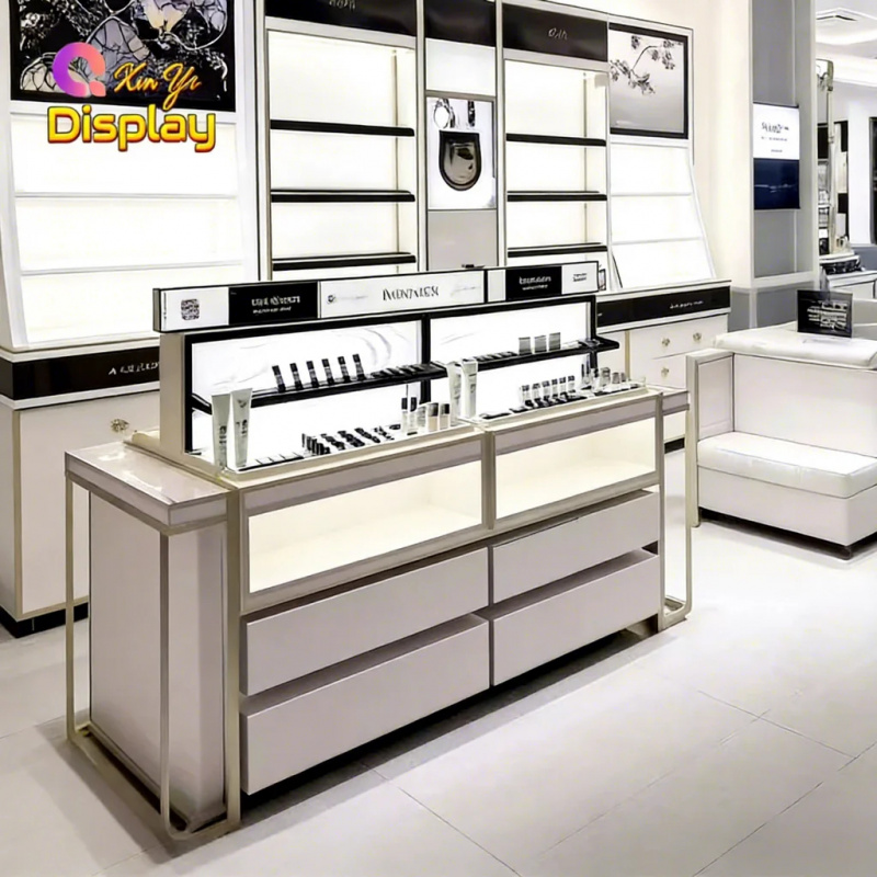 Wyposażenie sklepu z luksusową – Luxury Skincare Shop recenzja i cena